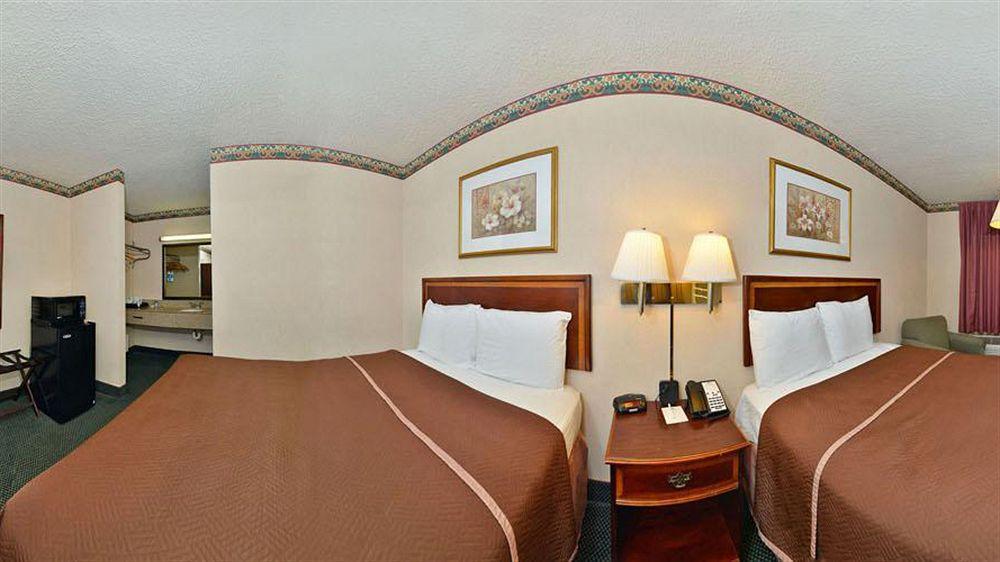 Americas Best Value Inn - Fredericksburg North Zewnętrze zdjęcie