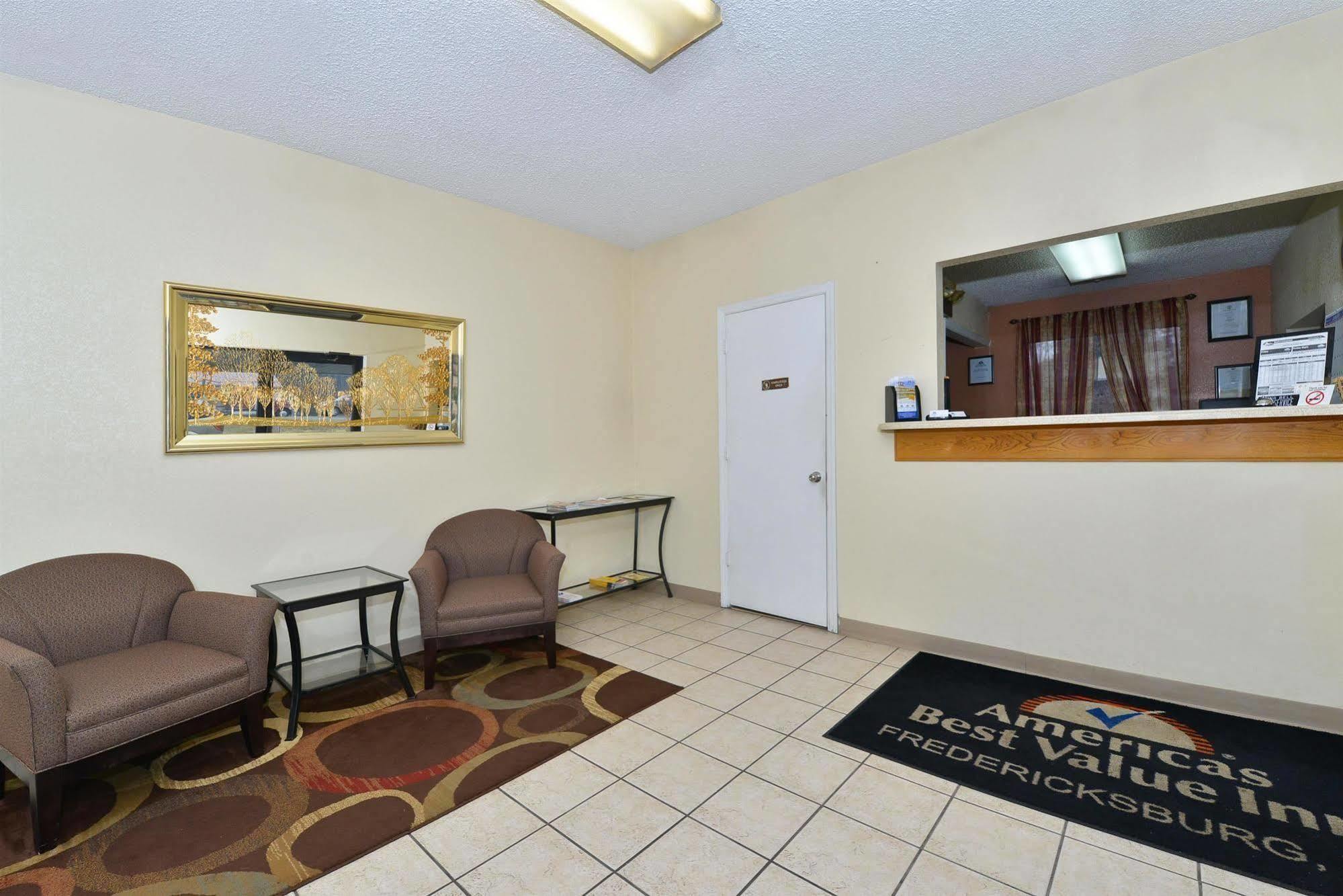 Americas Best Value Inn - Fredericksburg North Zewnętrze zdjęcie
