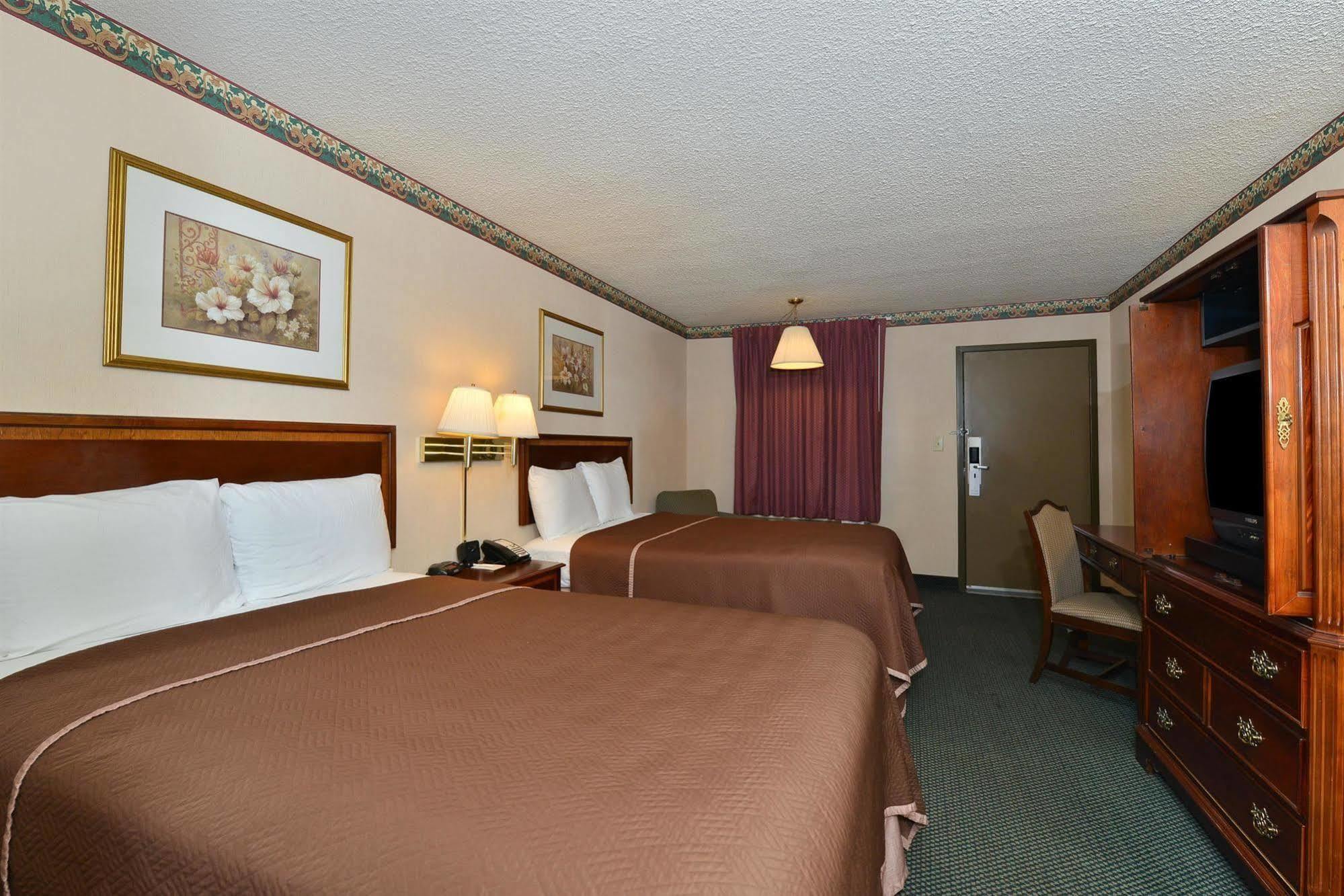 Americas Best Value Inn - Fredericksburg North Zewnętrze zdjęcie